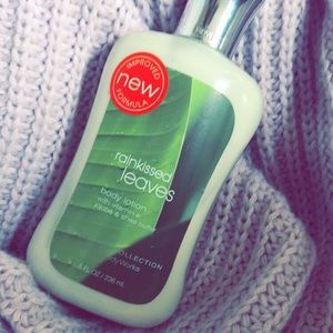 Rain kissed Leaves Bath & Body Works